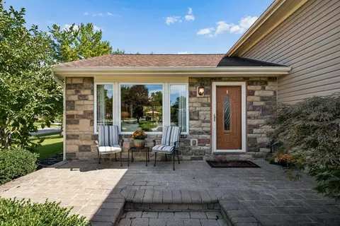 Exterior - 166 Ormsbee Ave, Westerville, OH 43081 photo 5 of 25