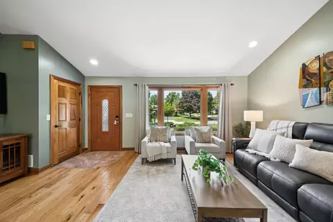 Entry Way - 166 Ormsbee Ave, Westerville, OH 43081 photo 2 of 4