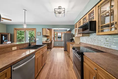 Kitchen - 166 Ormsbee Ave, Westerville, OH 43081 photo 3 of 7