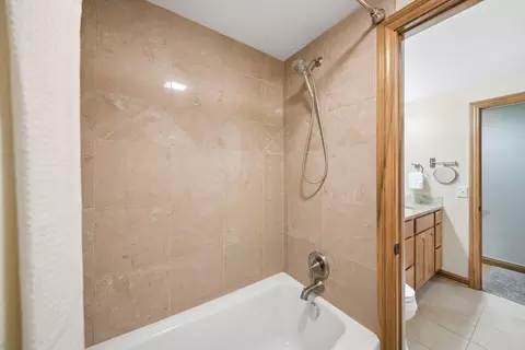 Bath - 166 Ormsbee Ave, Westerville, OH 43081 photo 5 of 7