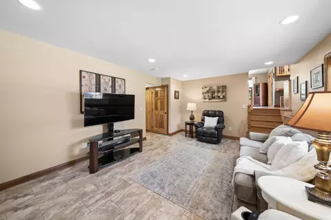 Living - 166 Ormsbee Ave, Westerville, OH 43081 photo 5 of 5