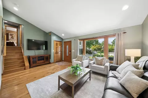 Living - 166 Ormsbee Ave, Westerville, OH 43081 photo 3 of 5