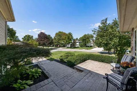 Exterior - 166 Ormsbee Ave, Westerville, OH 43081 photo 7 of 25
