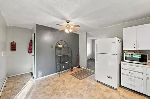 Entry Way - 2013 Harris Dr, Marion, OH 43302 photo 1 of 1
