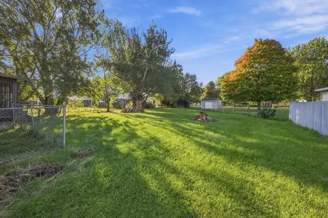 Exterior - 2013 Harris Dr, Marion, OH 43302 photo 5 of 6