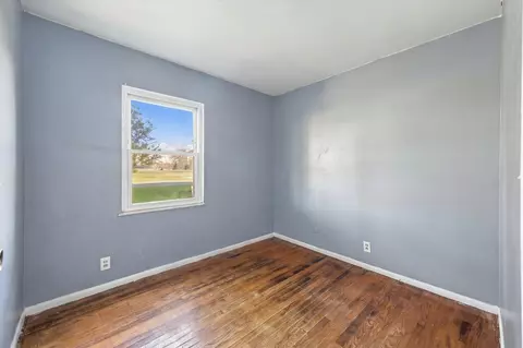 Bedroom - 2013 Harris Dr, Marion, OH 43302 photo 1 of 6