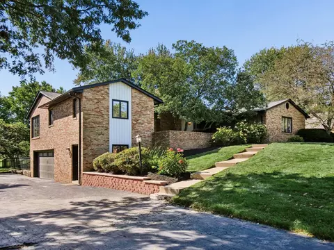 8039 Golfview Ct, Columbus, OH 43235