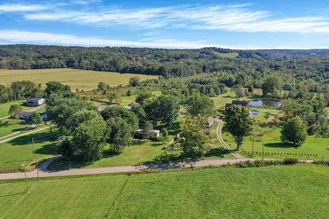 4275 Hopewell Indian Rd, Glenford, OH 43739