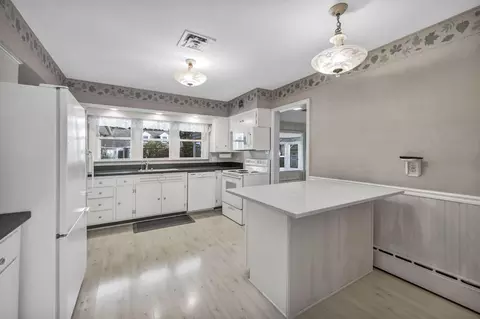 Kitchen - 758 King Ave, Marion, OH 43302 photo 1 of 4