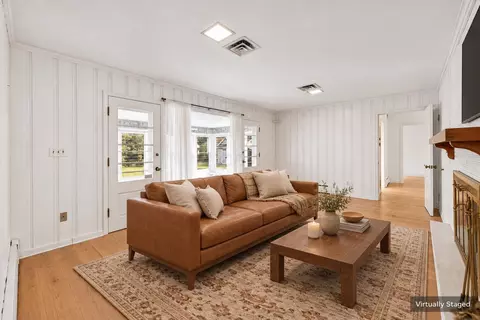 Living - 758 King Ave, Marion, OH 43302 photo 8 of 10