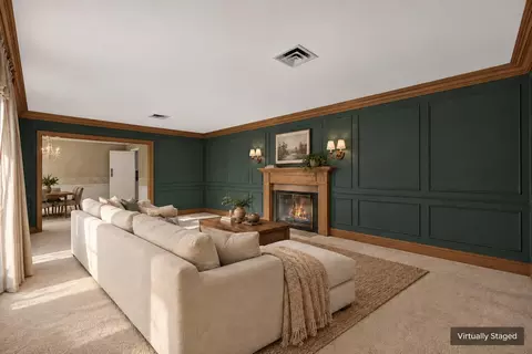 Living - 758 King Ave, Marion, OH 43302 photo 2 of 10