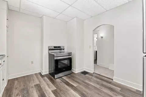 Entry Way - 128 Union St, Lancaster, OH 43130 photo 3 of 3