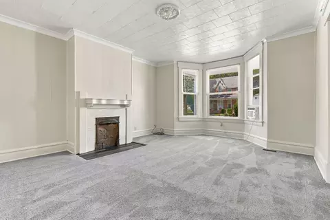 Living - 128 Union St, Lancaster, OH 43130 photo 2 of 8