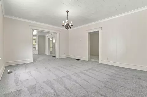 Living - 128 Union St, Lancaster, OH 43130 photo 6 of 8