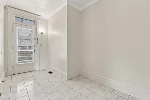 Entry Way - 128 Union St, Lancaster, OH 43130 photo 1 of 3