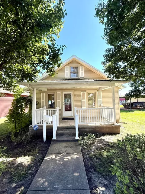 327 Elm St, Washington Court House, OH 43160