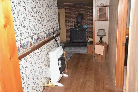Entry Way - 5635 Lancaster Rd, Hebron, OH 43025 photo 3 of 4