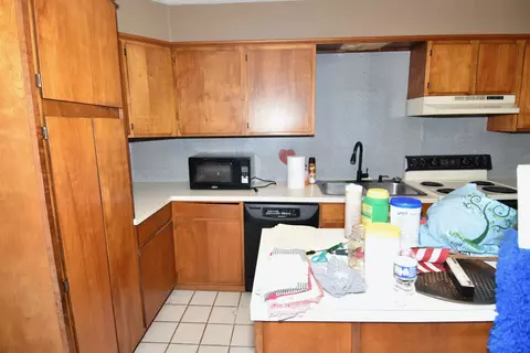 Kitchen - 5635 Lancaster Rd, Hebron, OH 43025 photo 2 of 5