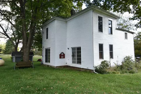 Exterior - 5635 Lancaster Rd, Hebron, OH 43025 photo 3 of 7