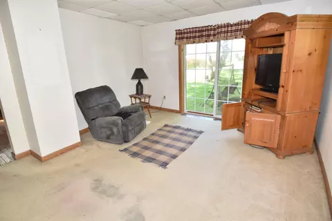 Living - 5635 Lancaster Rd, Hebron, OH 43025 photo 1 of 2