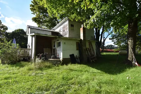 Exterior - 5635 Lancaster Rd, Hebron, OH 43025 photo 5 of 7