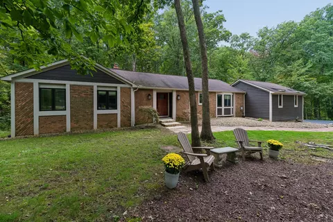 9430 Robinhood Cir, Westerville, OH 43082