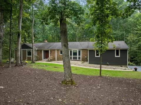 9430 Robinhood Cir, Westerville, OH 43082