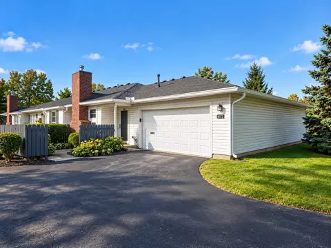 8373 Greyhawk Cir, Columbus, OH 43240
