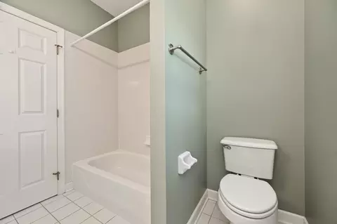 Bath - 9985 Gresham Ct, Powell, OH 43065 photo 6 of 8