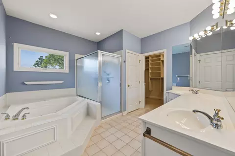 Bath - 9985 Gresham Ct, Powell, OH 43065 photo 1 of 8