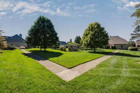Exterior - 9985 Gresham Ct, Powell, OH 43065 photo 13 of 15