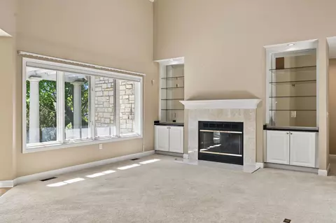 Living - 9985 Gresham Ct, Powell, OH 43065 photo 4 of 7