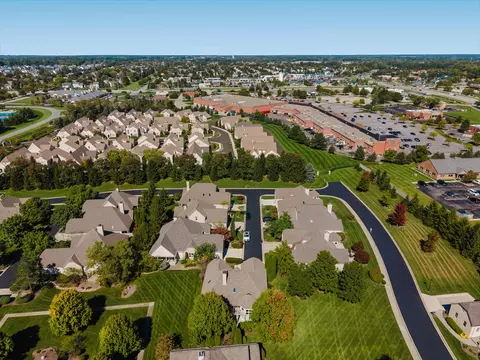 View/Area - 9985 Gresham Ct, Powell, OH 43065 photo 3 of 8
