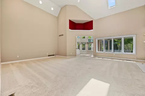 Living - 9985 Gresham Ct, Powell, OH 43065 photo 3 of 7
