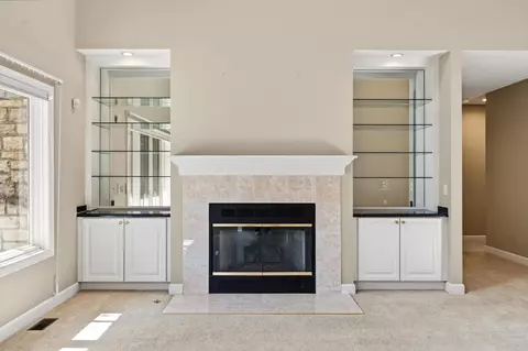 Living - 9985 Gresham Ct, Powell, OH 43065 photo 5 of 7