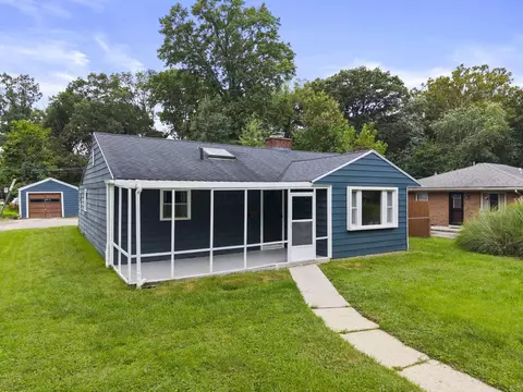 715 E Cooke Rd, Columbus, OH 43214