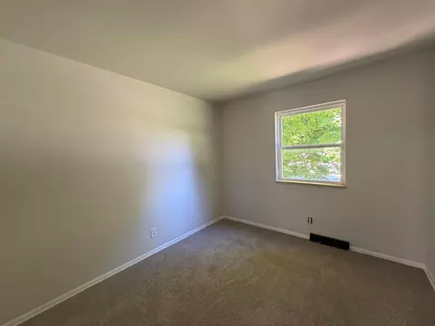 Bedroom - 55 Fieldpoint Rd, Heath, OH 43056 photo 2 of 5