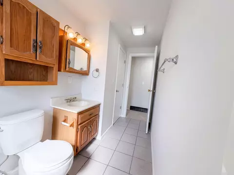 Bath - 55 Fieldpoint Rd, Heath, OH 43056 photo 2 of 3