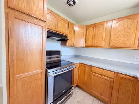Kitchen - 55 Fieldpoint Rd, Heath, OH 43056 photo 2 of 2
