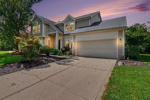 Exterior - 5651 Anglesea Dr, Dublin, OH 43016 photo 2 of 10