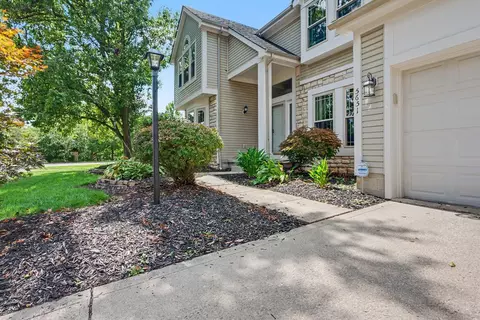 Exterior - 5651 Anglesea Dr, Dublin, OH 43016 photo 4 of 10