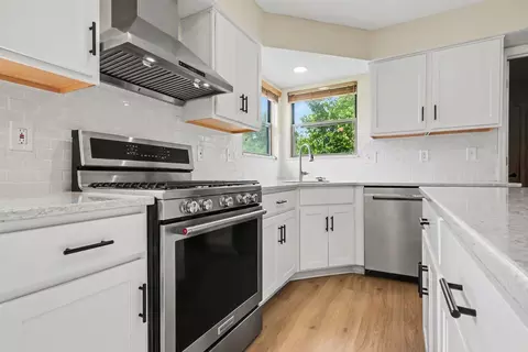 Kitchen - 5651 Anglesea Dr, Dublin, OH 43016 photo 3 of 3