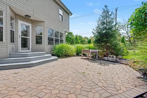 Exterior - 5651 Anglesea Dr, Dublin, OH 43016 photo 5 of 10
