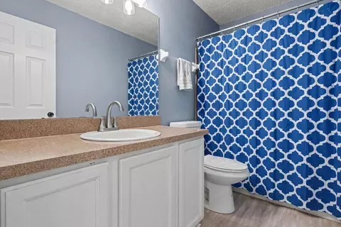 Bath - 5651 Anglesea Dr, Dublin, OH 43016 photo 4 of 5