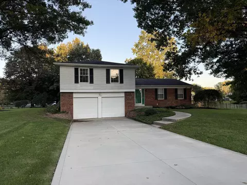 11764 Village Dr, Pickerington, OH 43147