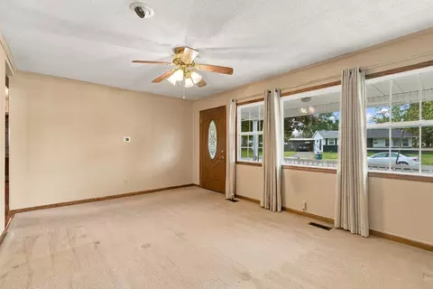 Living - 148 Richards Dr, Delaware, OH 43015 photo 2 of 5