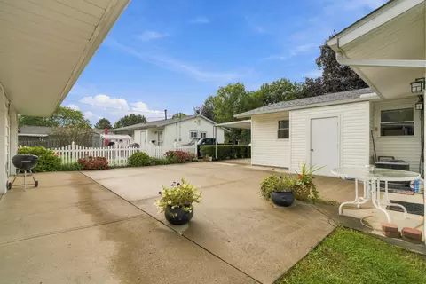 Exterior - 148 Richards Dr, Delaware, OH 43015 photo 7 of 11