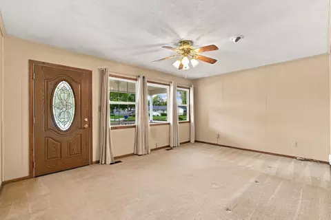 Living - 148 Richards Dr, Delaware, OH 43015 photo 1 of 5