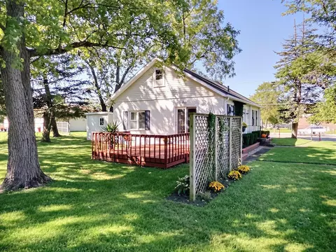 Exterior - 260 Norton Rd, Columbus, OH 43228 photo 3 of 11