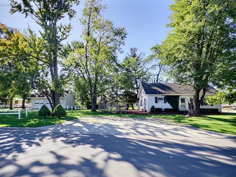 Exterior - 260 Norton Rd, Columbus, OH 43228 photo 10 of 11